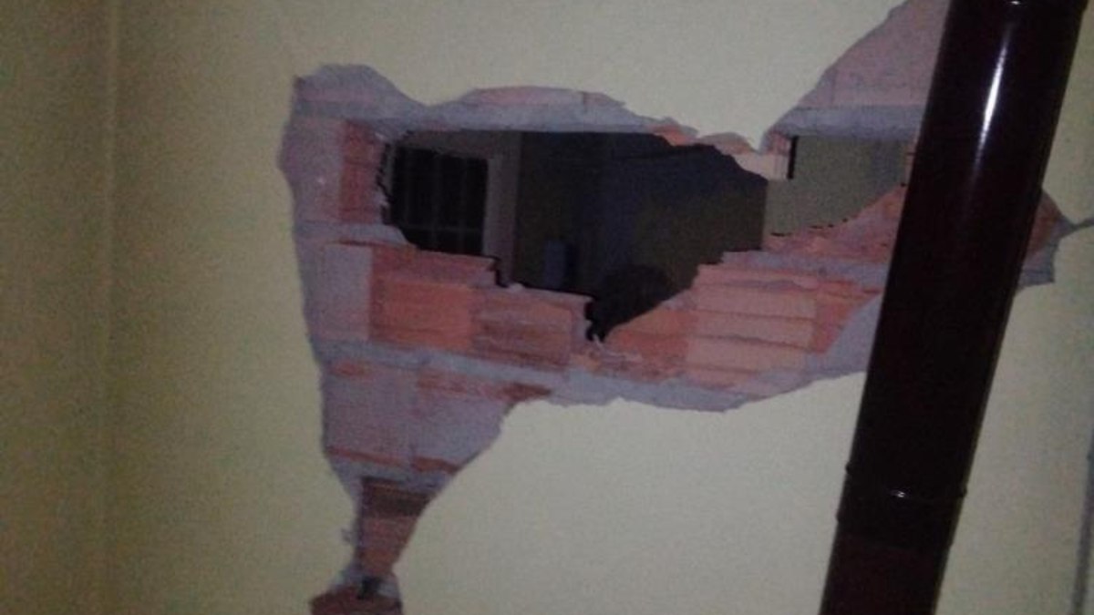 Adana’da meydana gelen depremde 6 ev hasar aldı