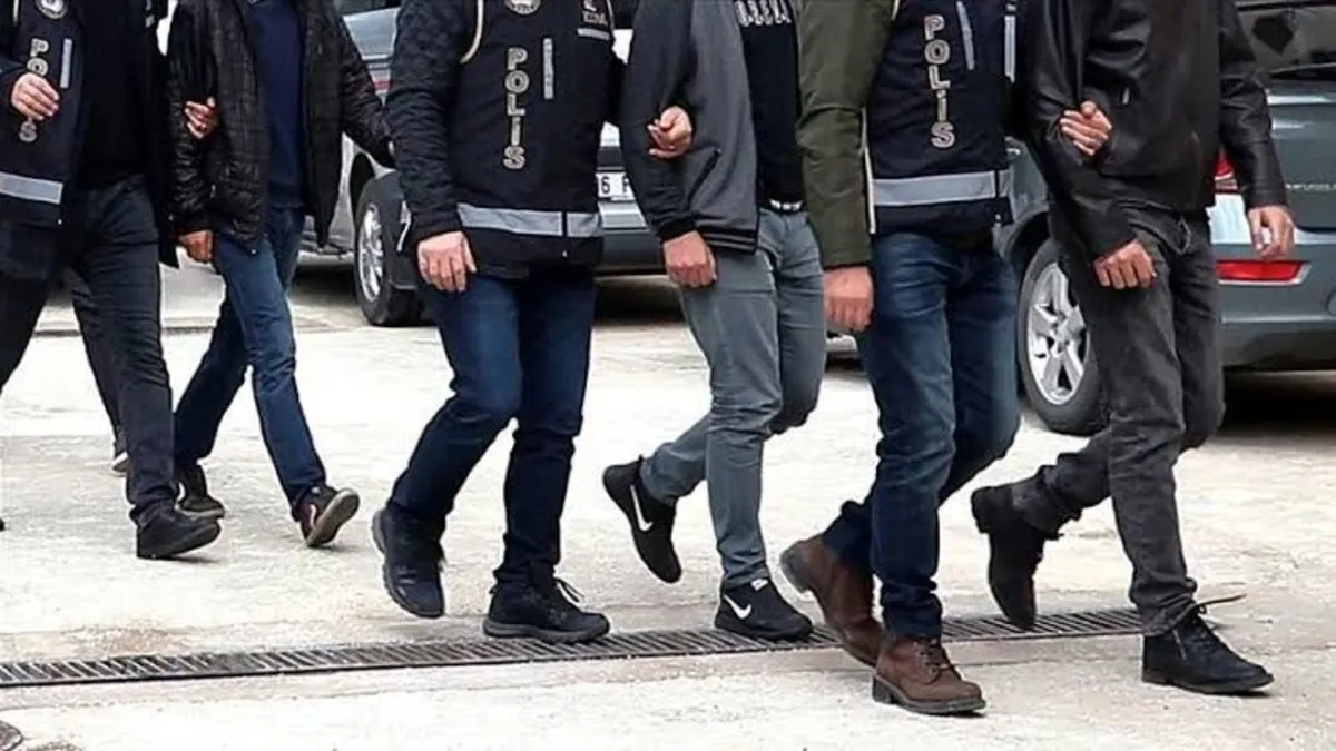 ‘Evden para kazan’ ilanlarıyla dolandırıcılık yapan çeteye operasyon