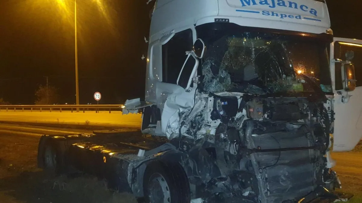 Çanakkale’de hasarlı tırı çalan 5 şüpheli Konya’da yakalandı