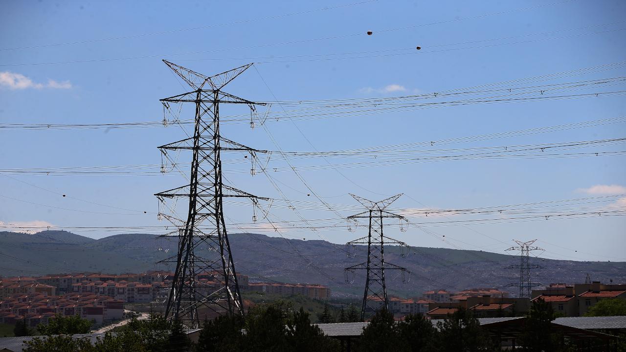 Şili’de ülkenin yüzde 99’unu etkileyen elektrik kesintisi nedeniyle OHAL ilan edildi