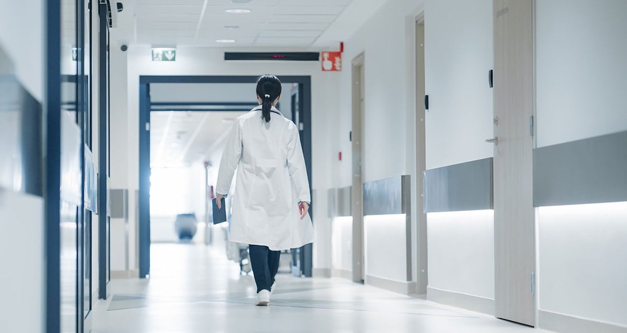 Virüs yangın gibi yayıldı; hastane servisleri tek tek kapatıldı