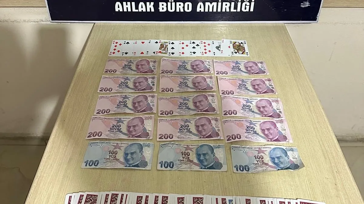Darıca’da Kumar Operasyonu: 4 Kişiye 36.988 TL Ceza Kesildi!