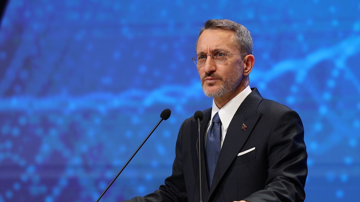 Fahrettin Altun’dan Özgür Özel’in ‘cunta başkanı’ söylemine tepki